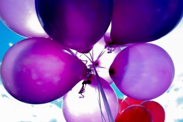 balões comemorando os 13 anos da Emprestimofacil.com e 2 da uConecte